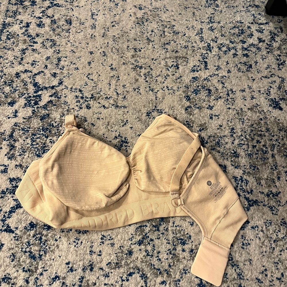 Kindred Bravely Hands Free Pumping/Nursing Bra. Small Busty.